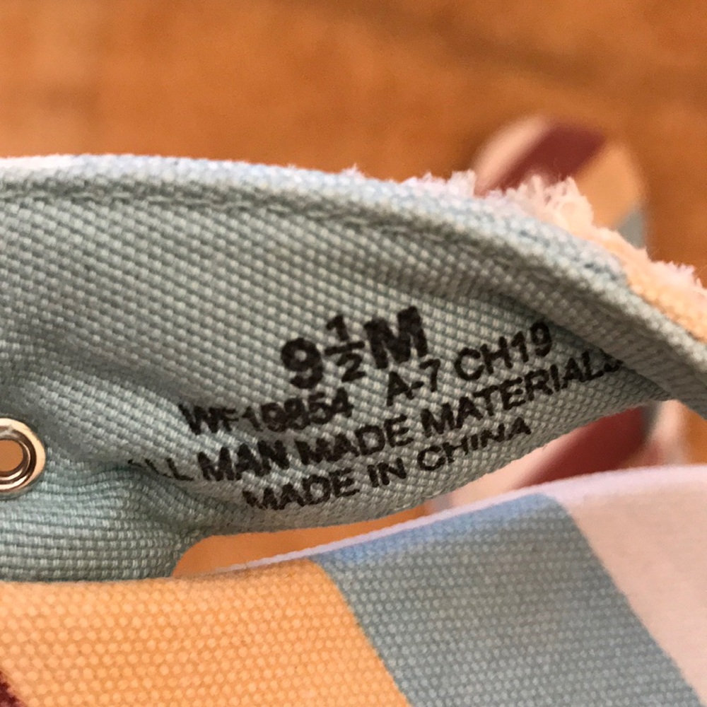 Keds Stripe Flip Flops - Picture 3 of 4